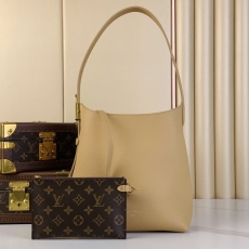 Louis Vuitton Hobo Bags